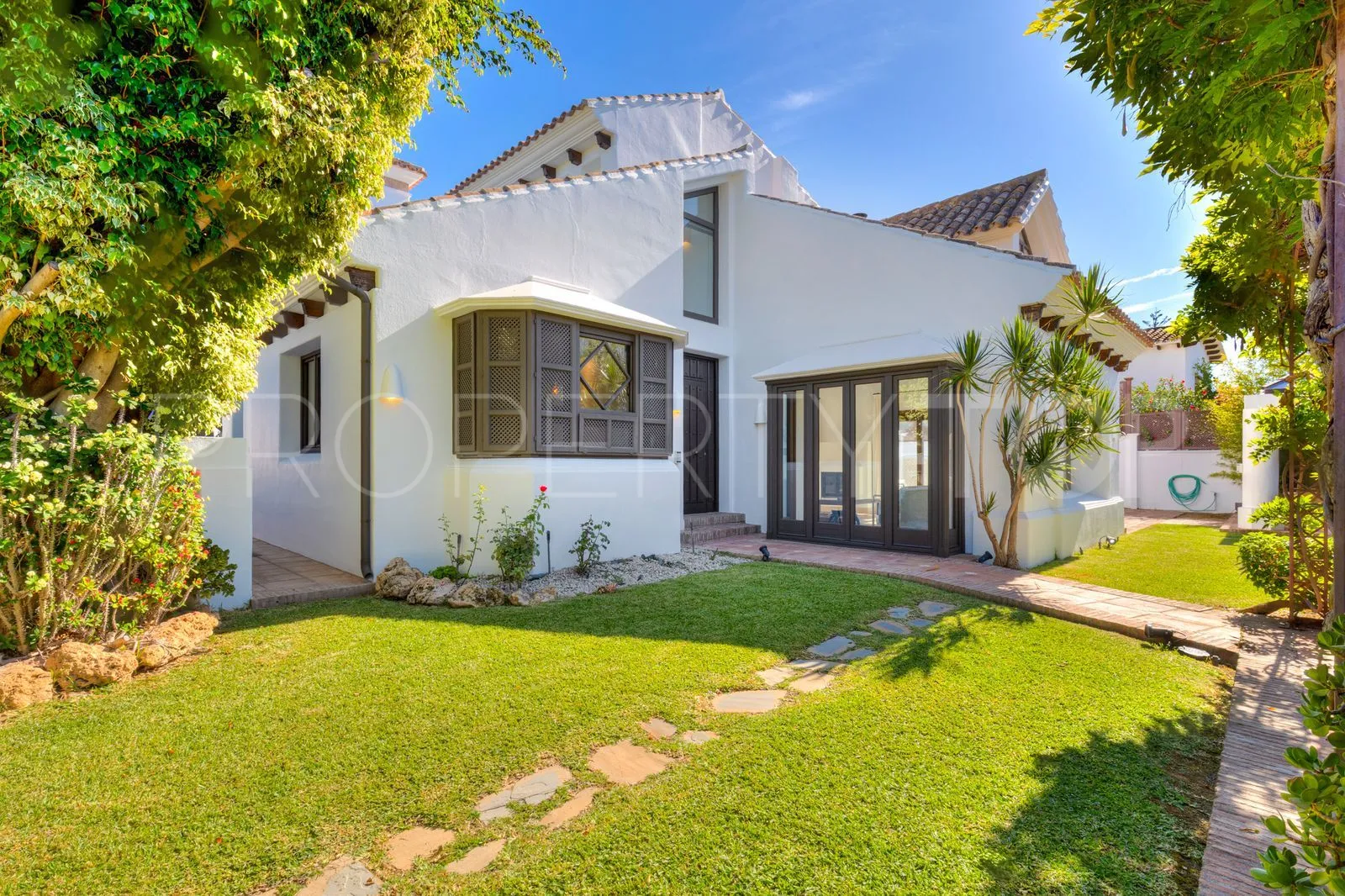 Buy Guadalmina Alta villa