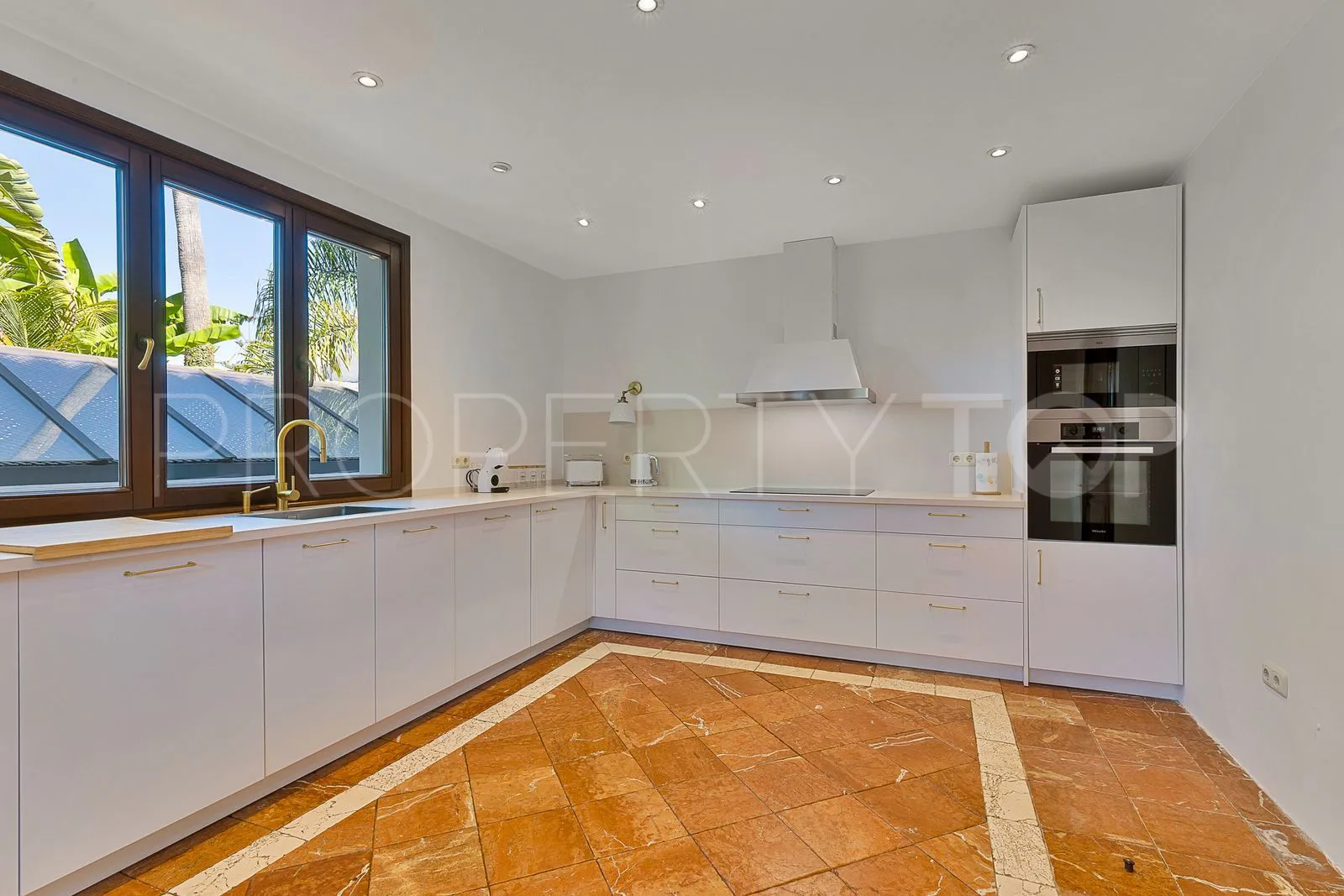 Buy Guadalmina Alta villa