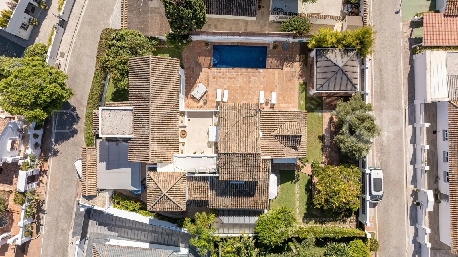 Buy Guadalmina Alta villa