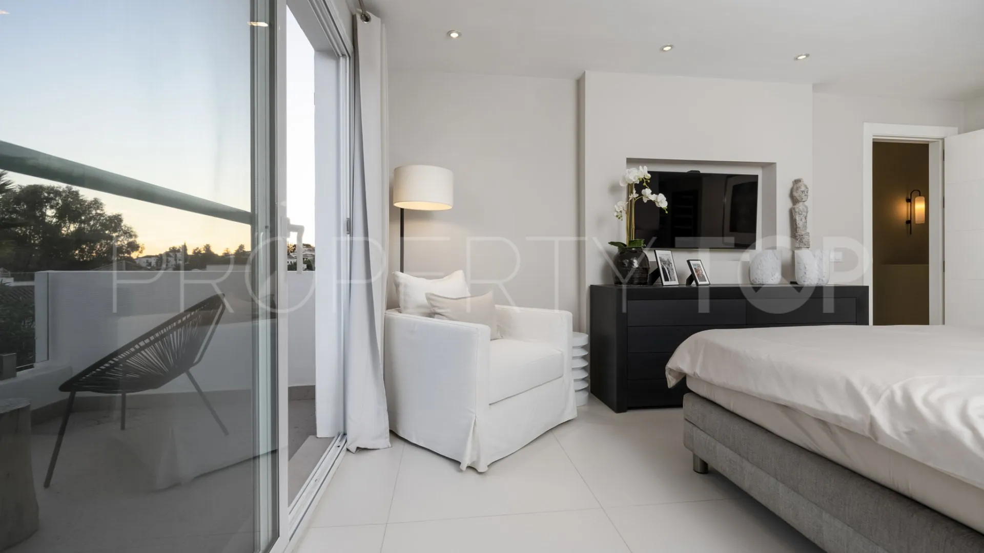 4 bedrooms villa for sale in Marbella Country Club
