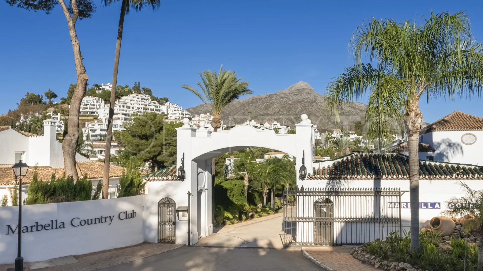 4 bedrooms villa for sale in Marbella Country Club