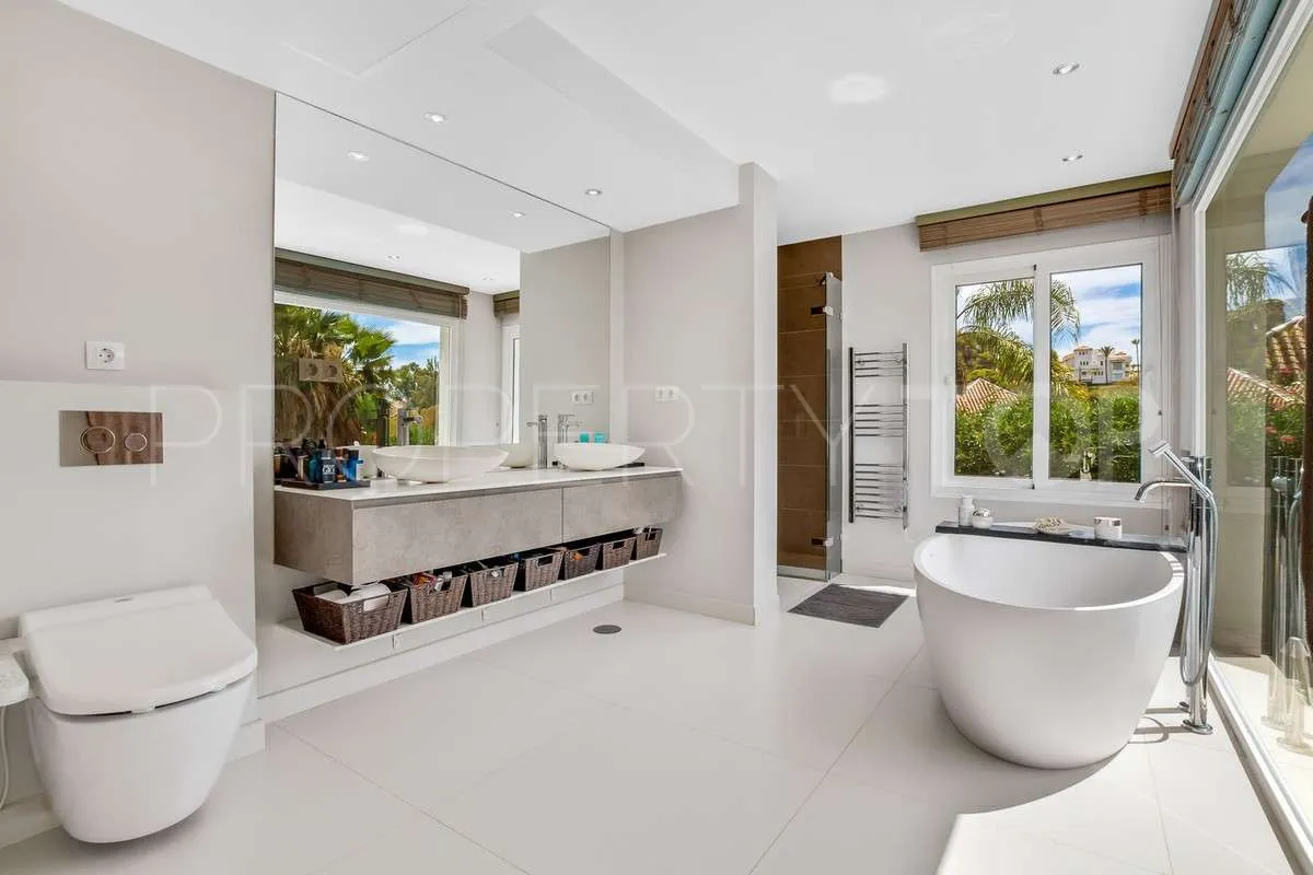 4 bedrooms villa for sale in Marbella Country Club