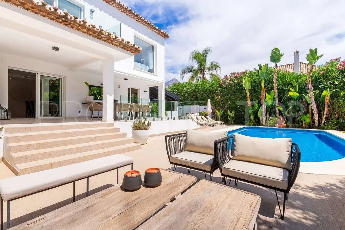 4 bedrooms villa for sale in Marbella Country Club