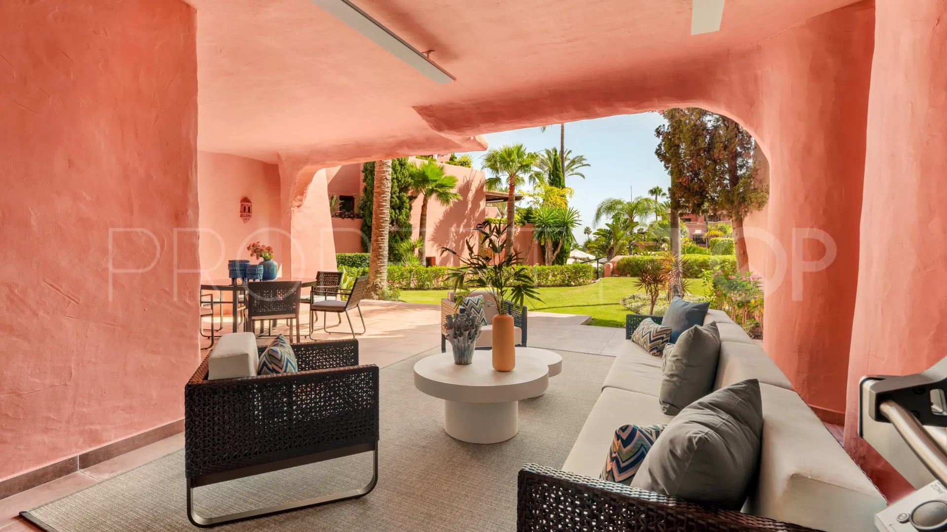 For sale ground floor apartment in Torre Bermeja with 3 bedrooms