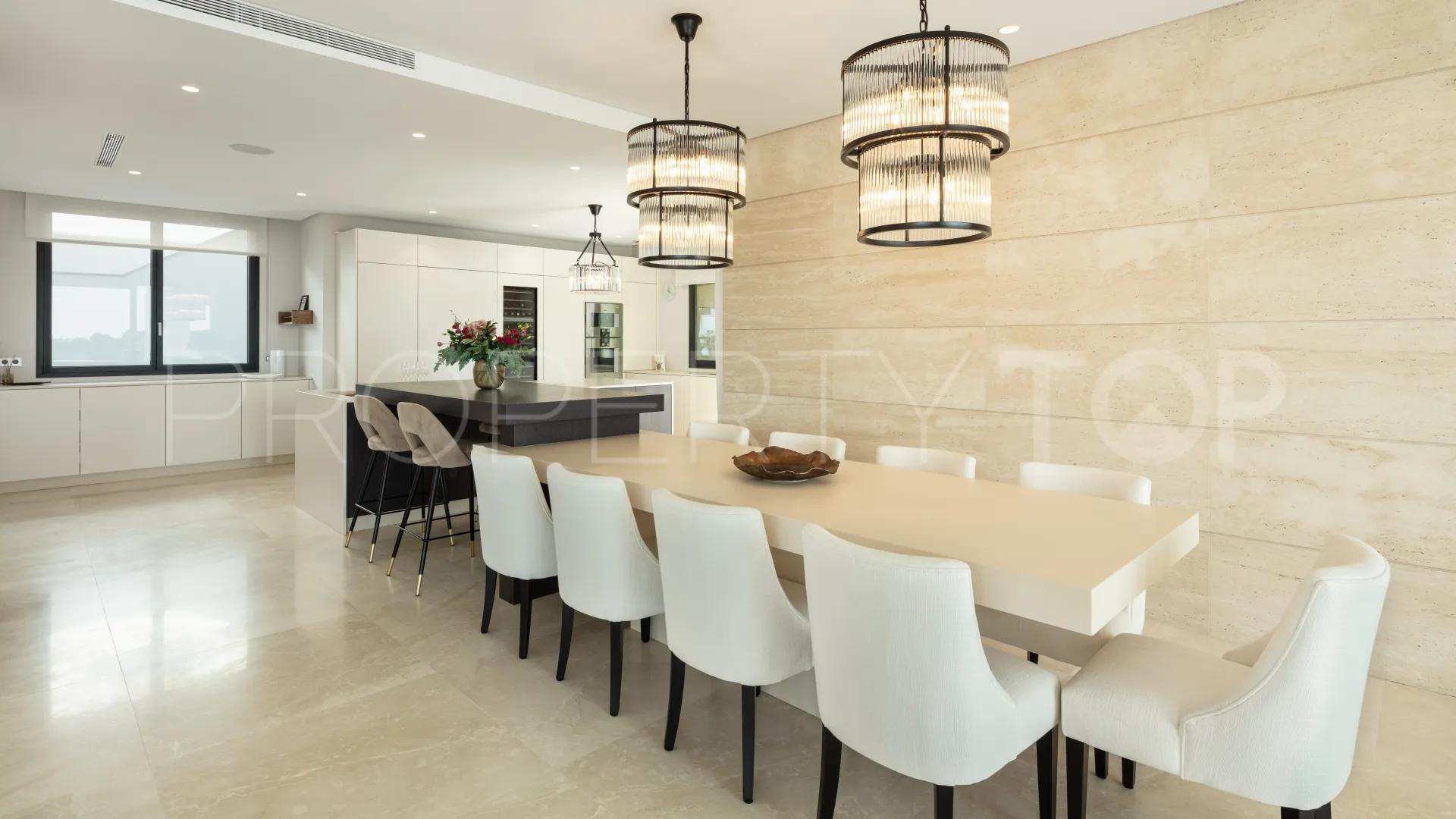 Villa con 7 dormitorios en venta en El Paraiso