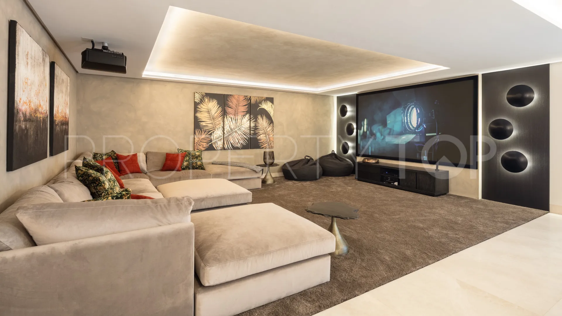 Villa con 7 dormitorios en venta en El Paraiso