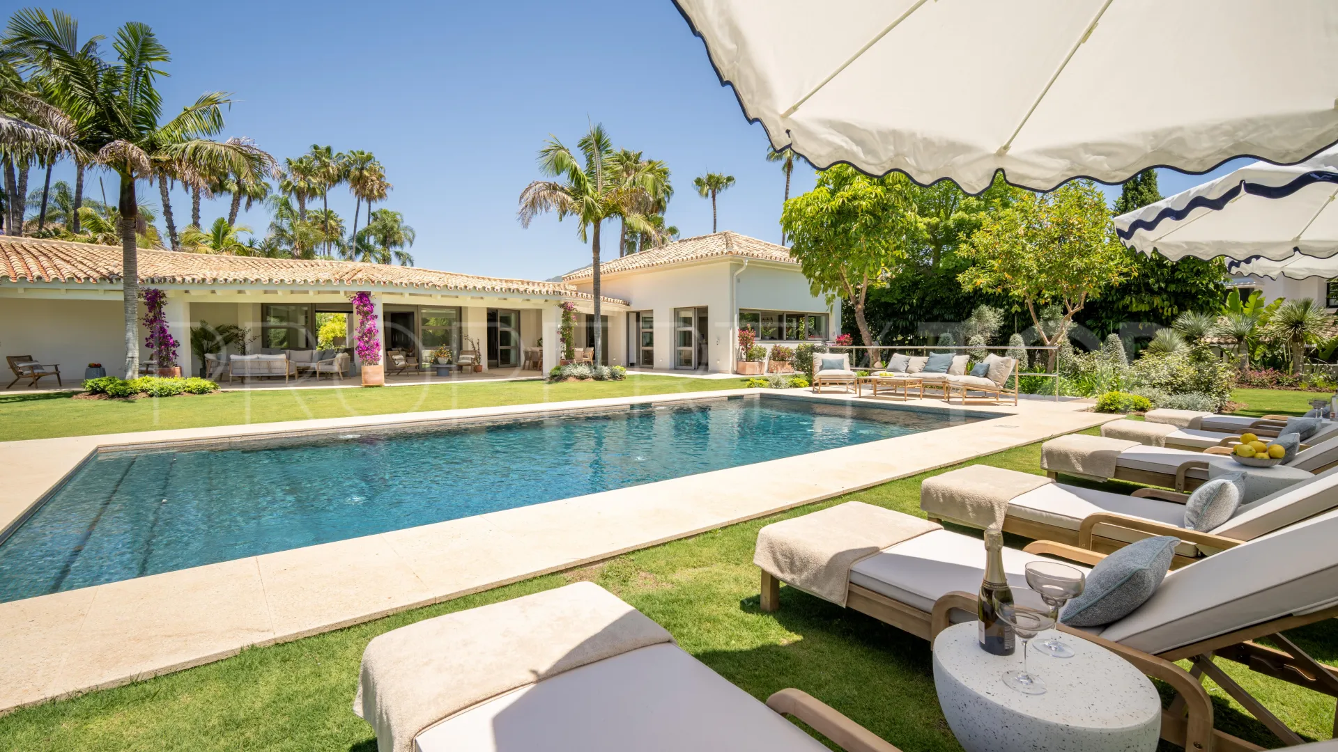 Se vende villa en La Cerquilla con 5 dormitorios
