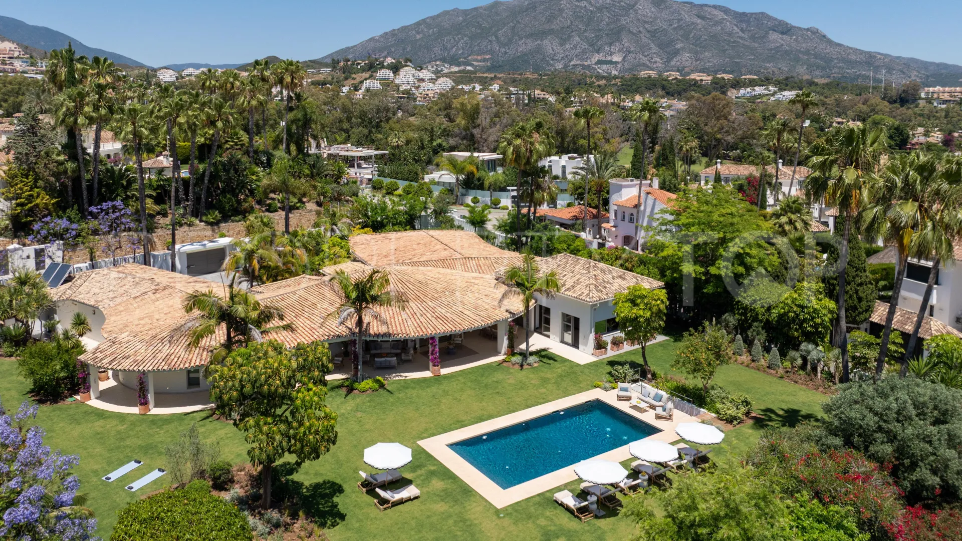 Se vende villa en La Cerquilla con 5 dormitorios