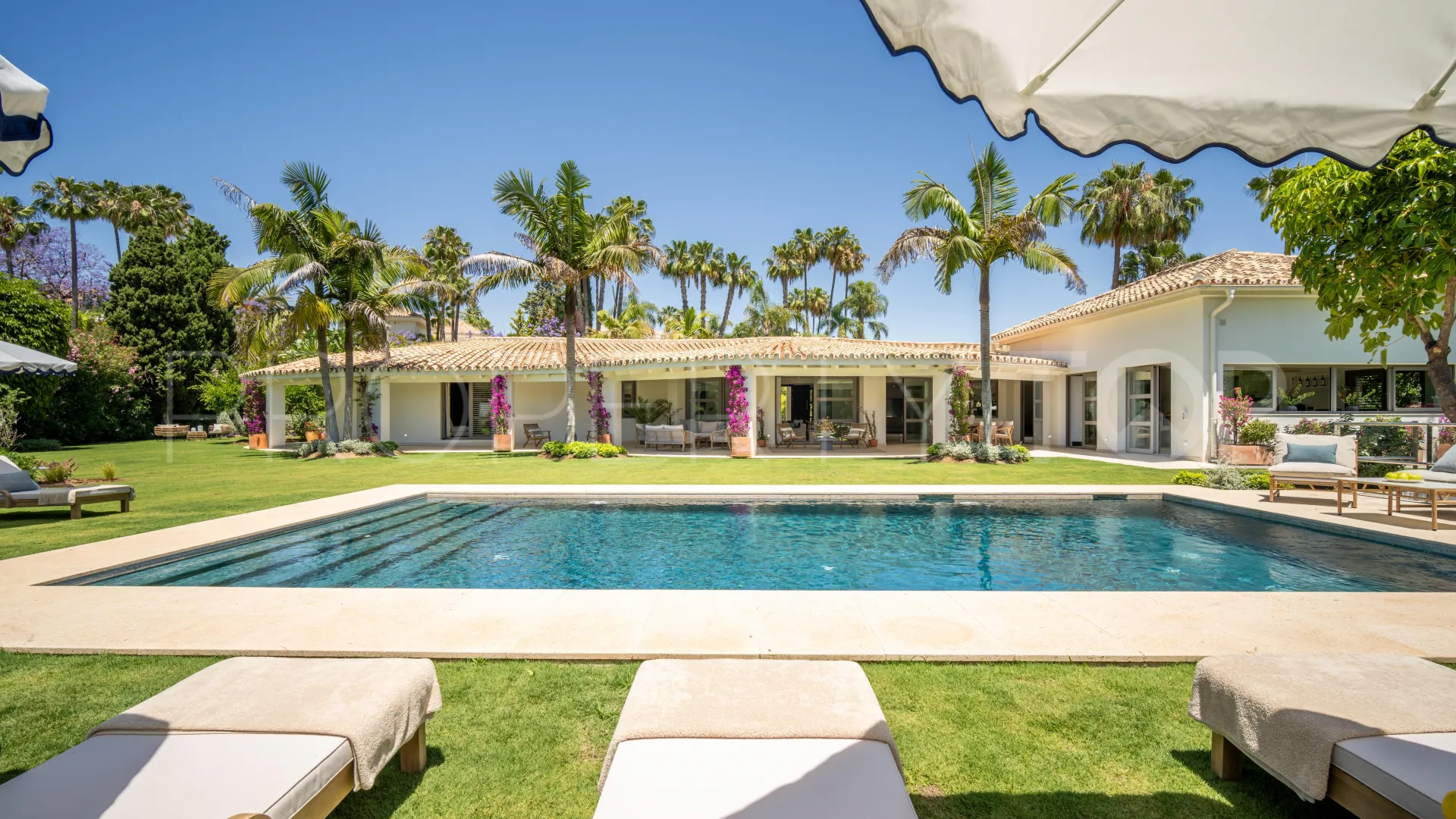 Se vende villa en La Cerquilla con 5 dormitorios
