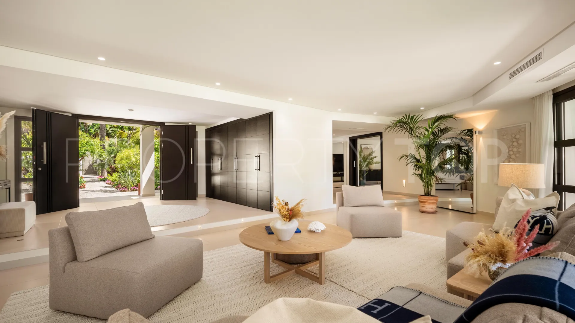Se vende villa en La Cerquilla con 5 dormitorios