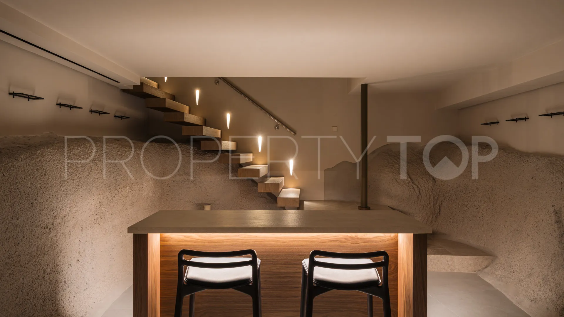 Villa en venta de 6 dormitorios en Nueva Andalucia
