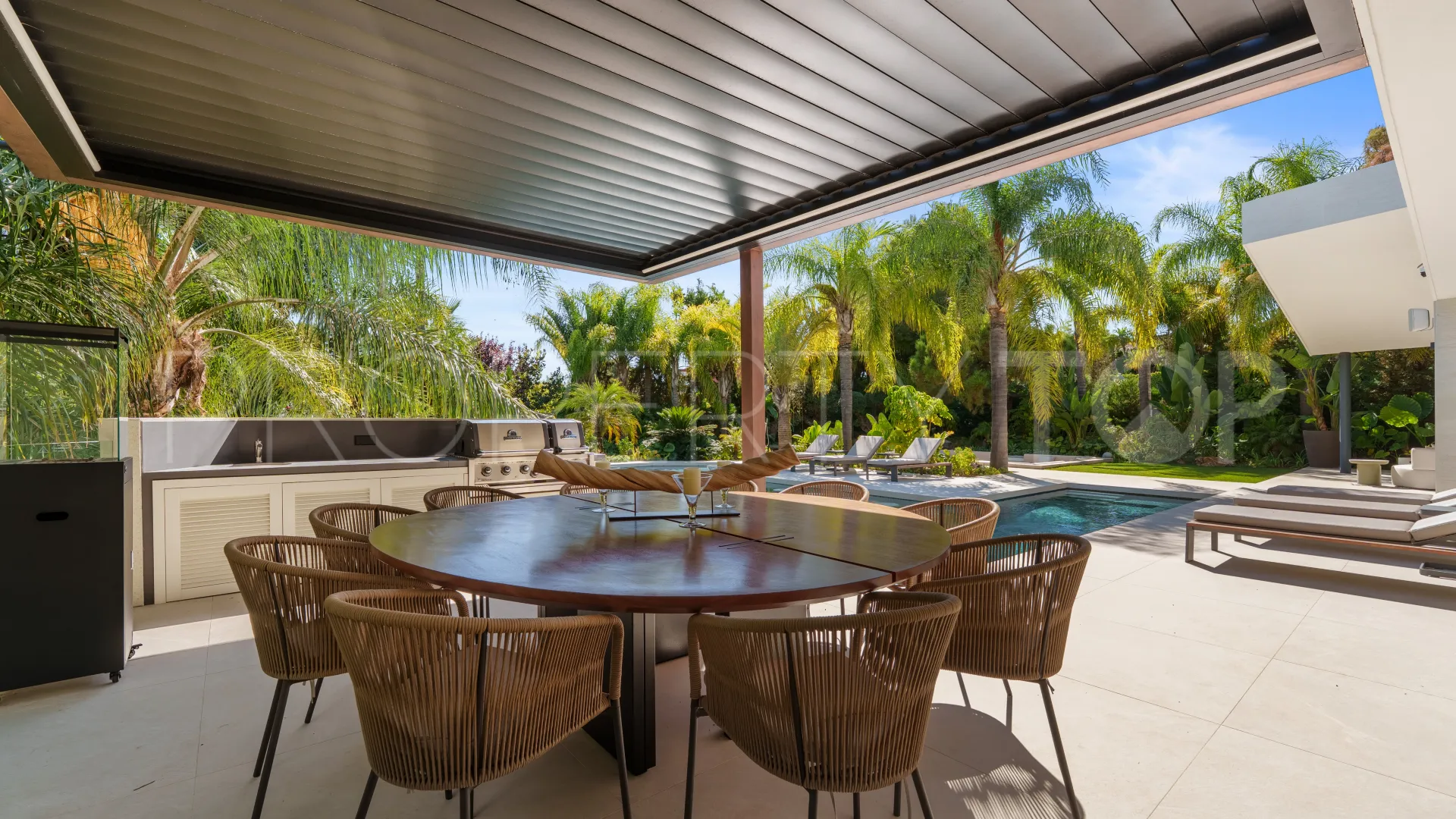 Villa in Hacienda las Chapas for sale