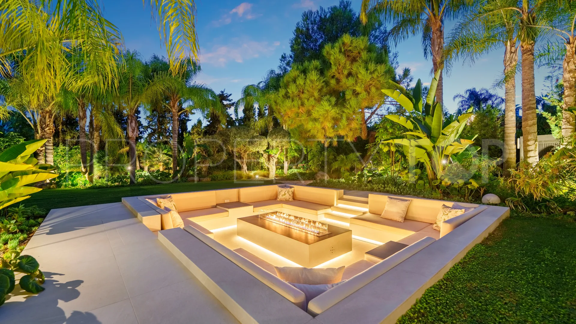Villa in Hacienda las Chapas for sale