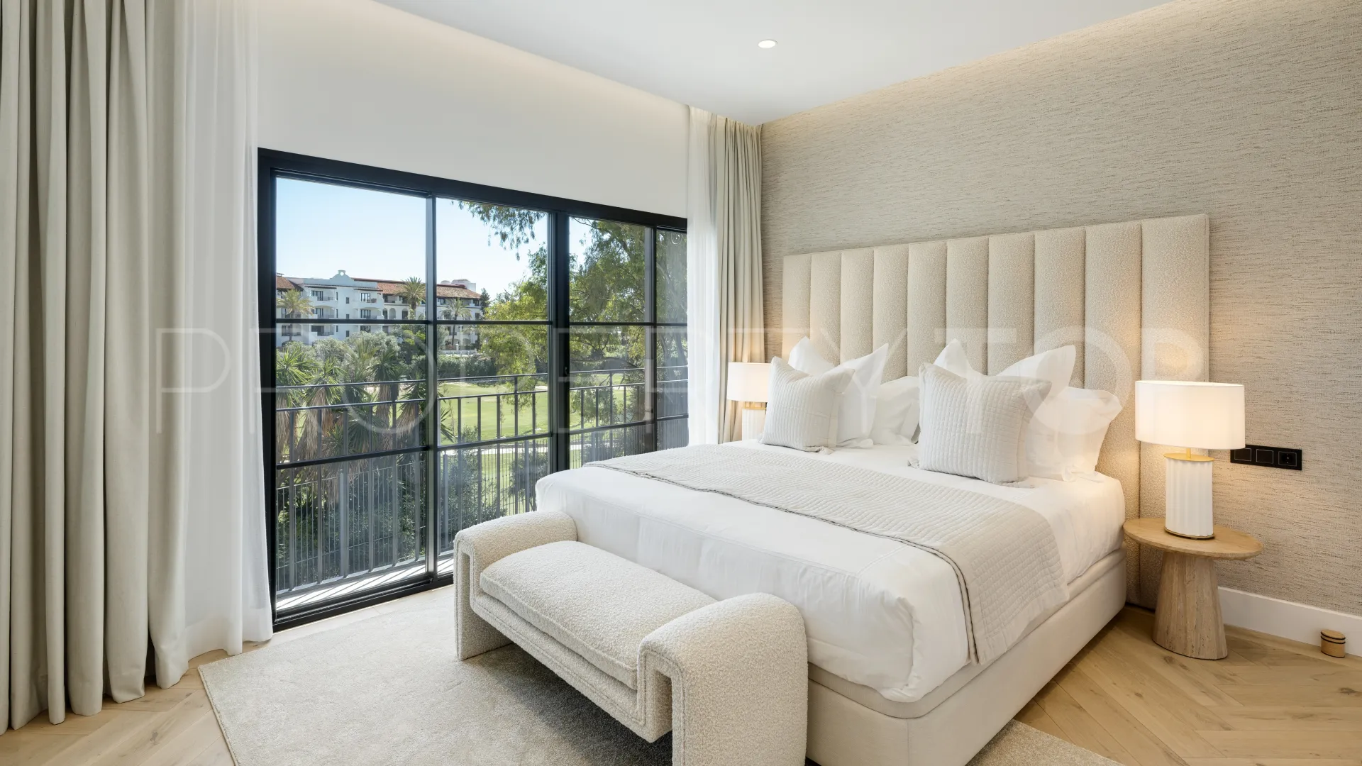 5 bedrooms villa in El Herrojo for sale
