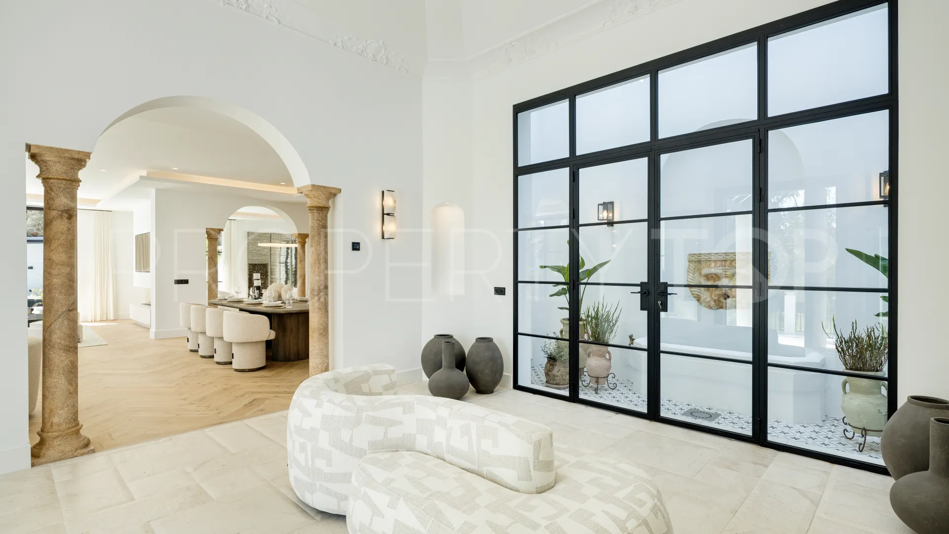 5 bedrooms villa in El Herrojo for sale
