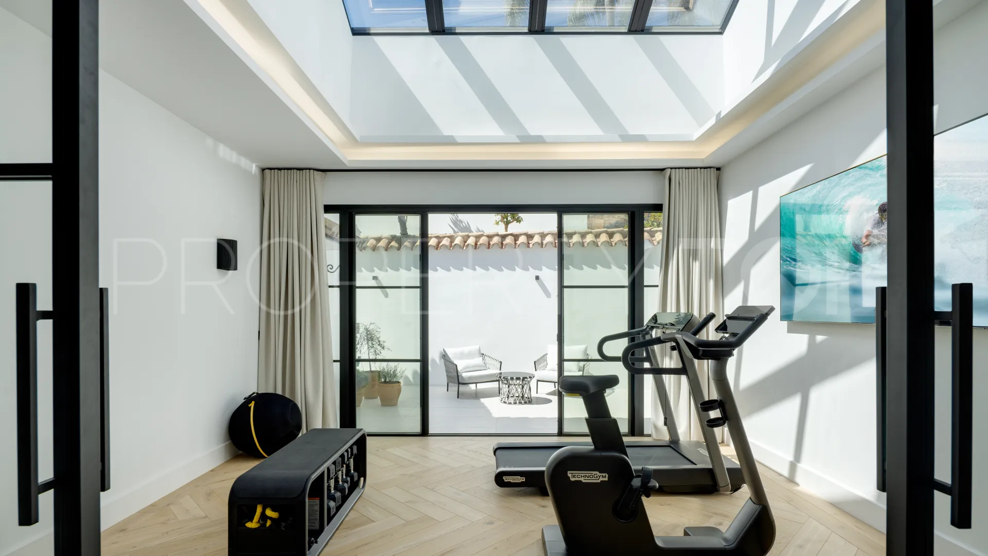 5 bedrooms villa in El Herrojo for sale