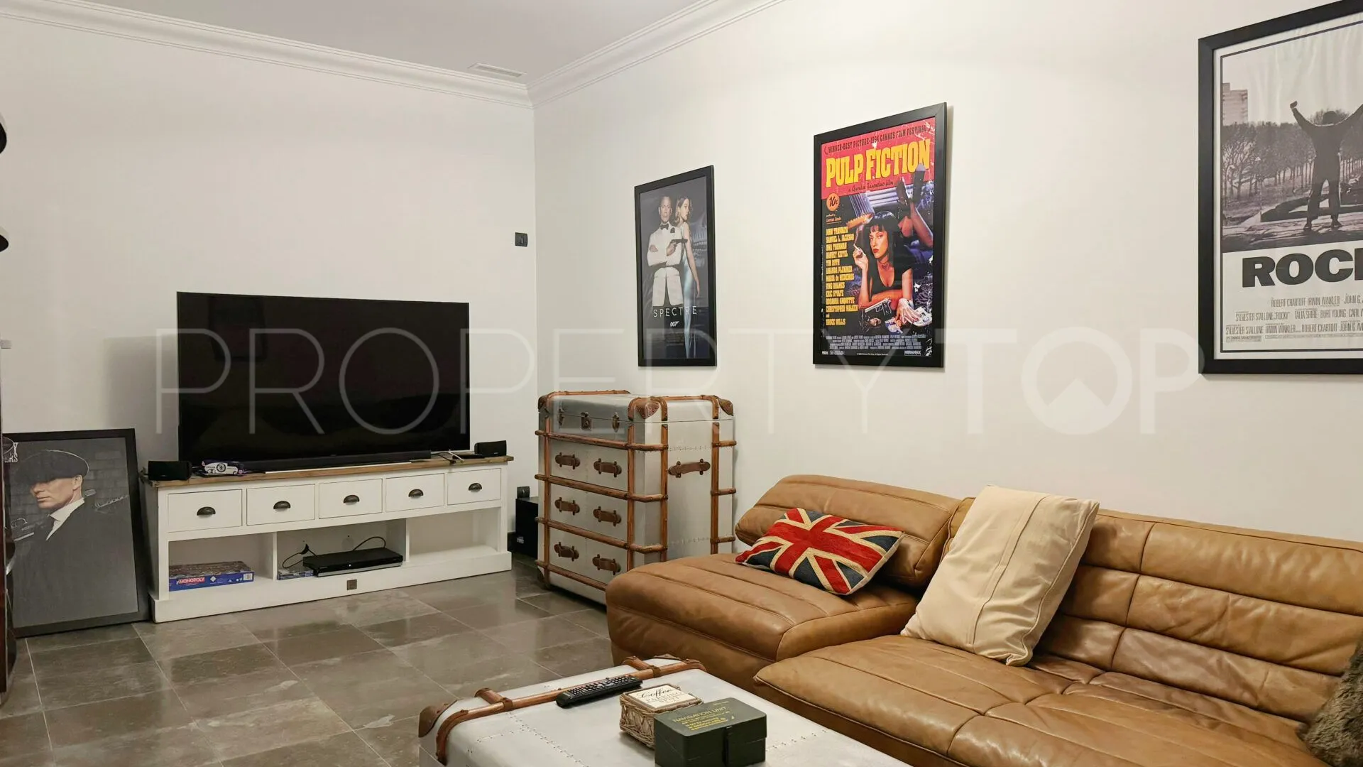Villa en venta en La Reserva con 5 dormitorios