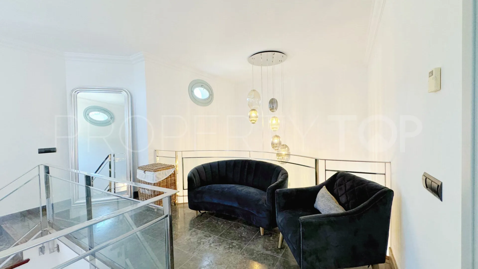 Villa en venta en La Reserva con 5 dormitorios