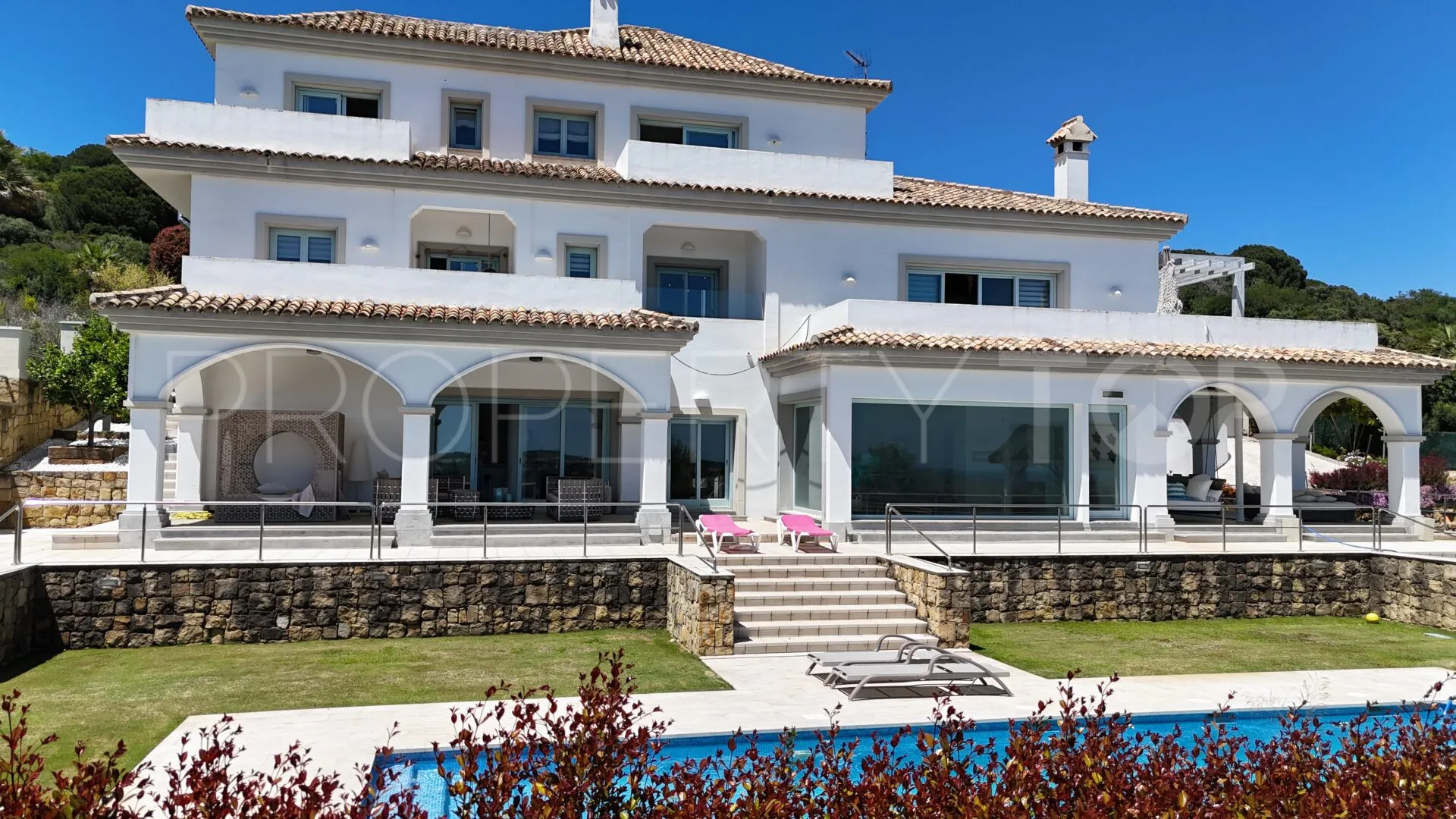 Villa en venta en La Reserva con 5 dormitorios