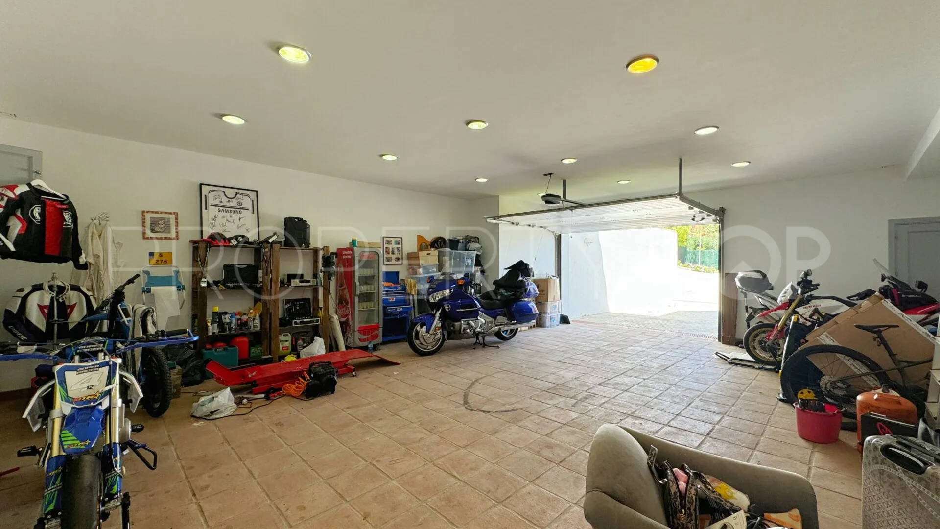 Villa en venta en La Reserva con 5 dormitorios
