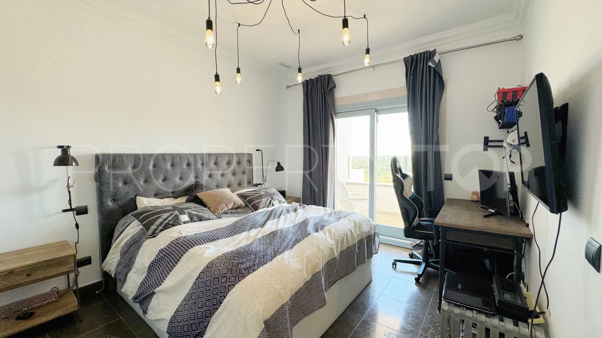 Villa en venta en La Reserva con 5 dormitorios