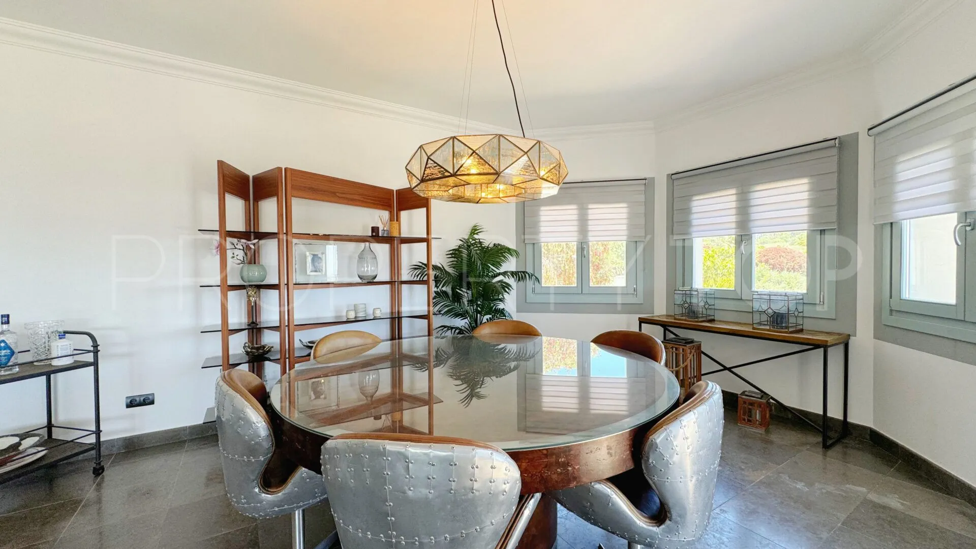 Villa en venta en La Reserva con 5 dormitorios