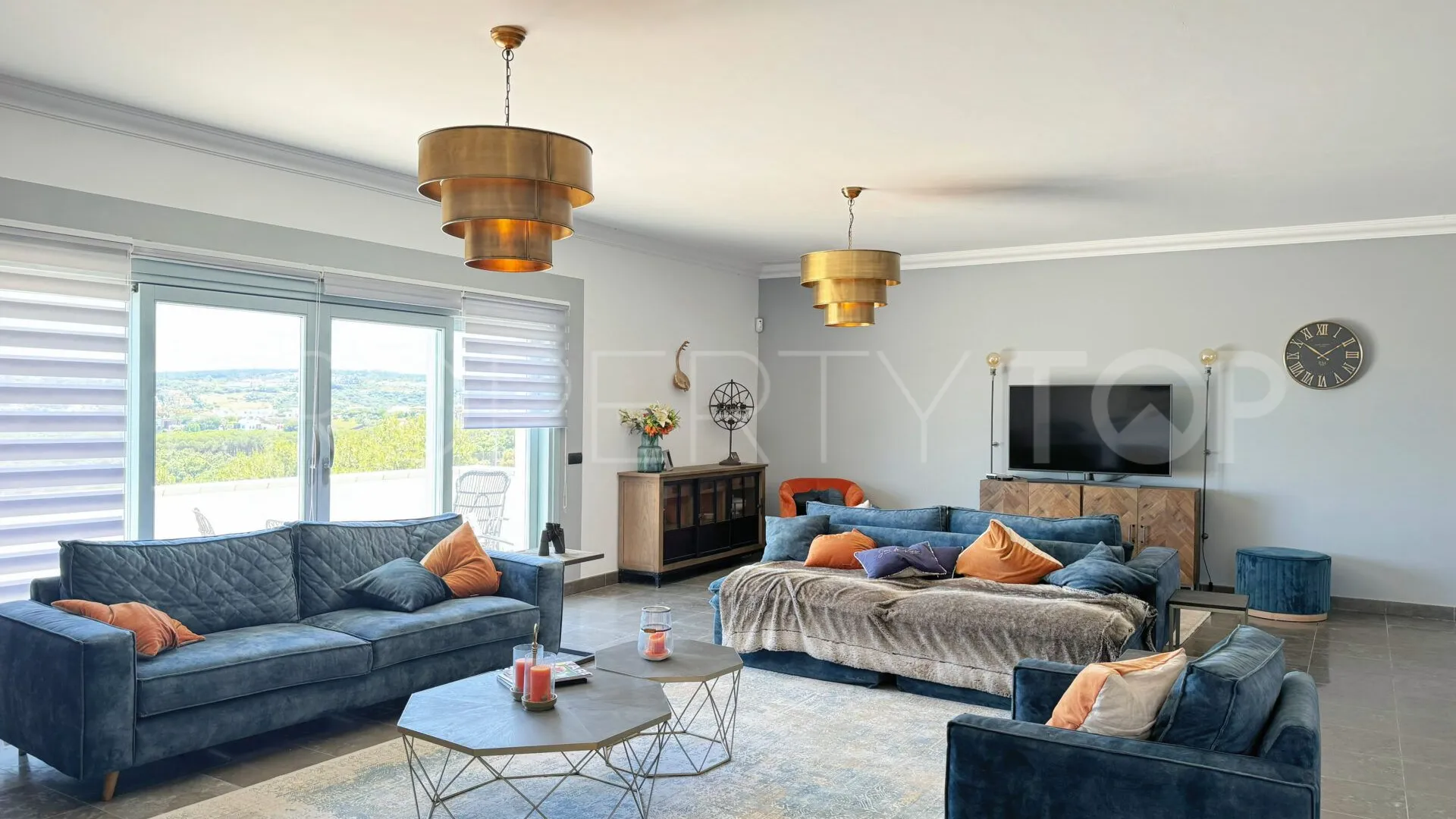 Villa en venta en La Reserva con 5 dormitorios
