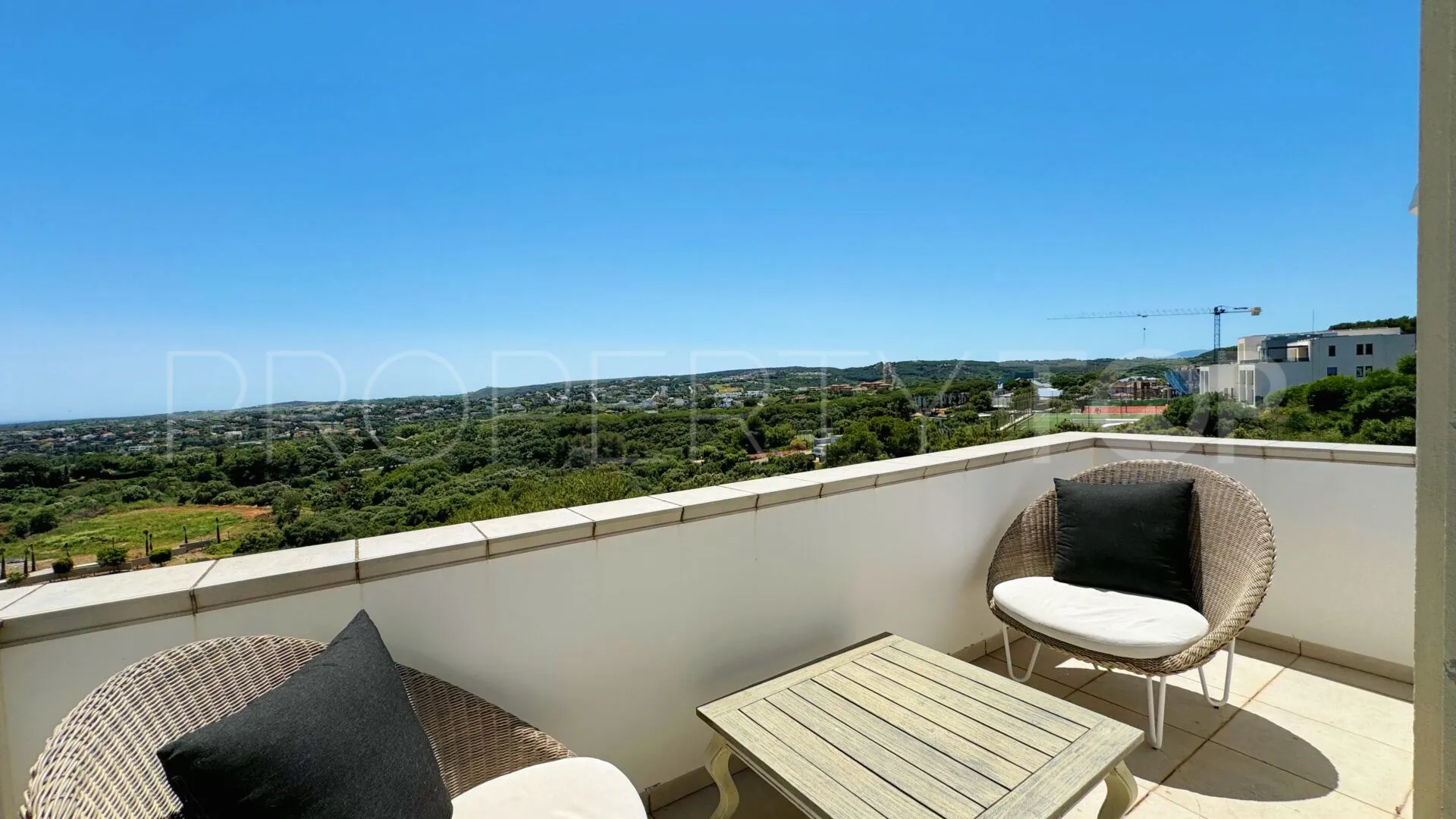 Villa en venta en La Reserva con 5 dormitorios