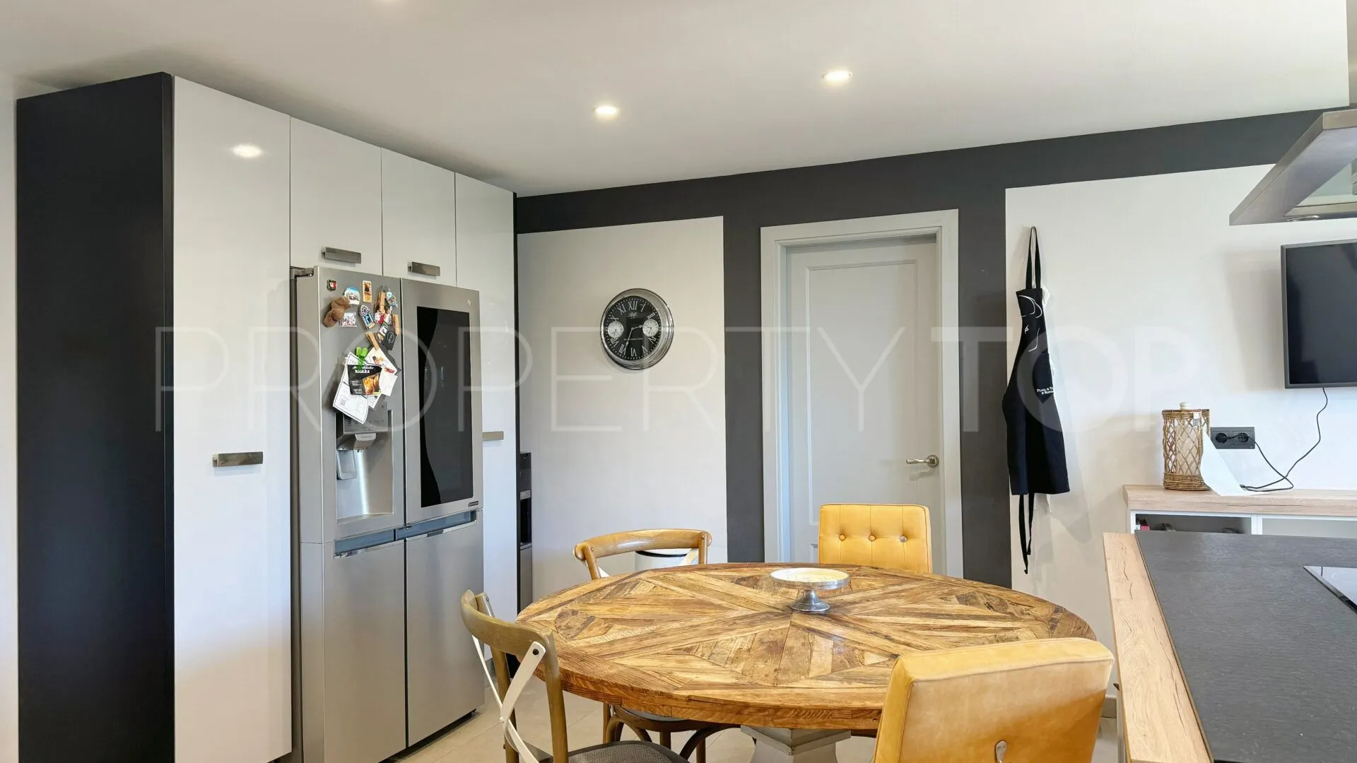 Villa en venta en La Reserva con 5 dormitorios
