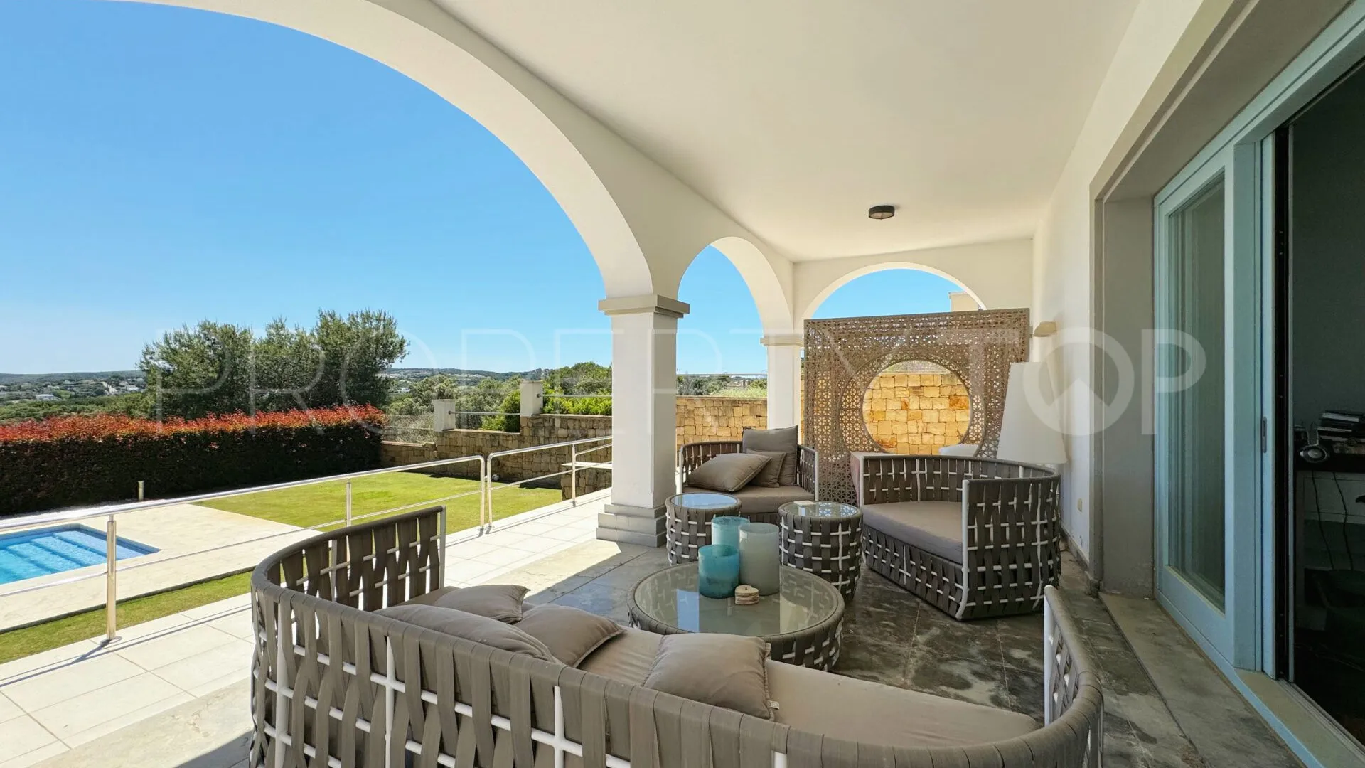 Villa en venta en La Reserva con 5 dormitorios