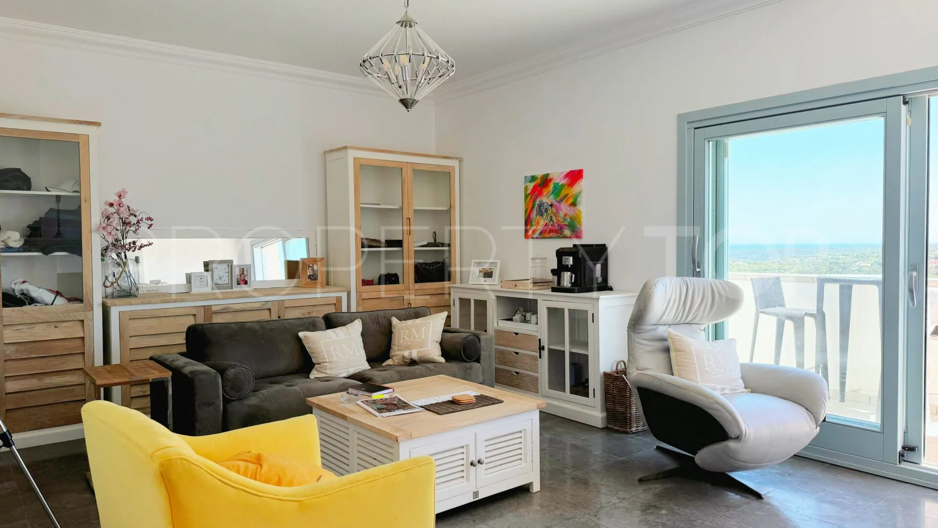 Villa en venta en La Reserva con 5 dormitorios