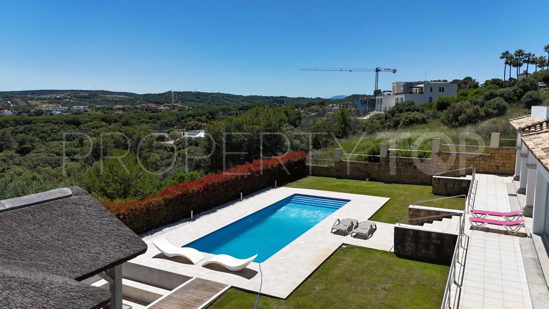 Villa en venta en La Reserva con 5 dormitorios