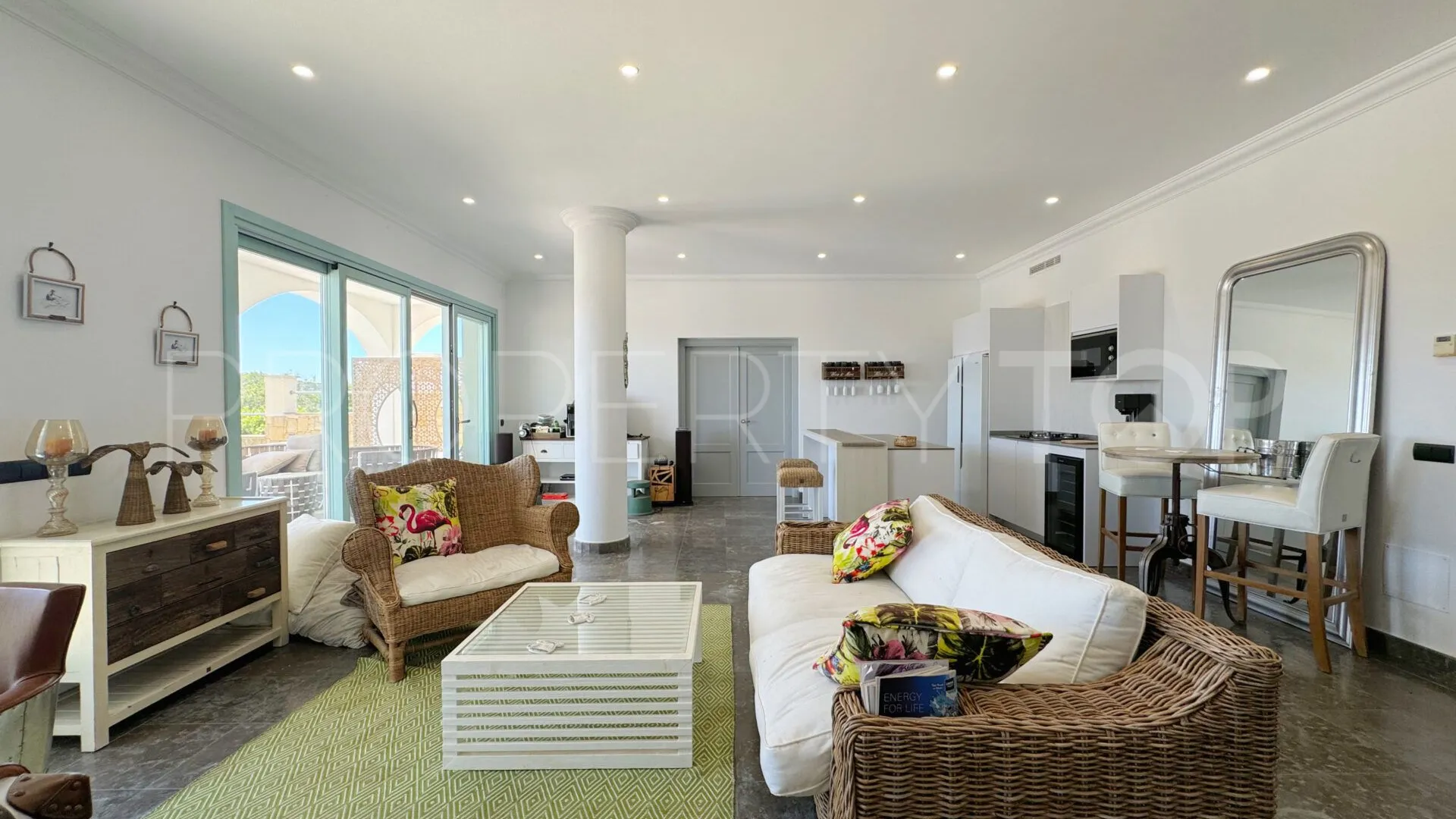 Villa en venta en La Reserva con 5 dormitorios