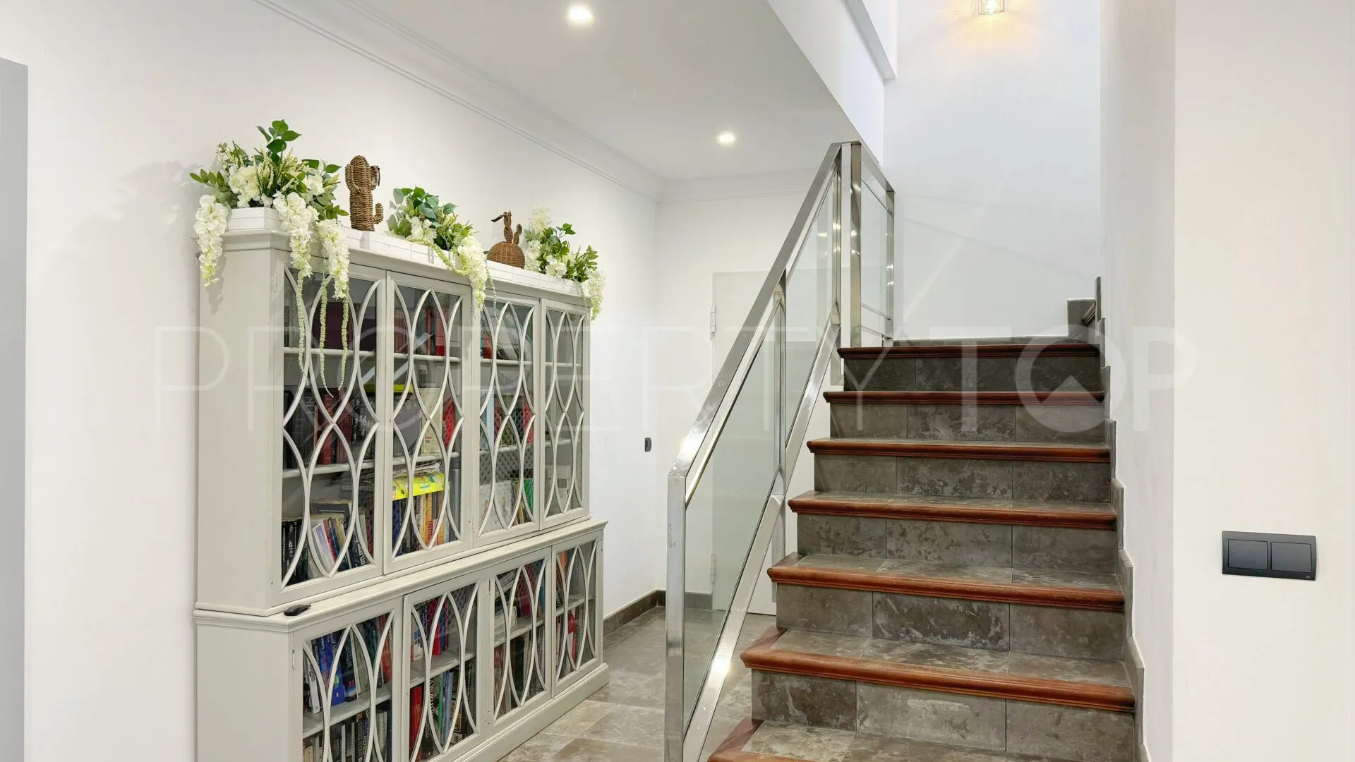Villa en venta en La Reserva con 5 dormitorios