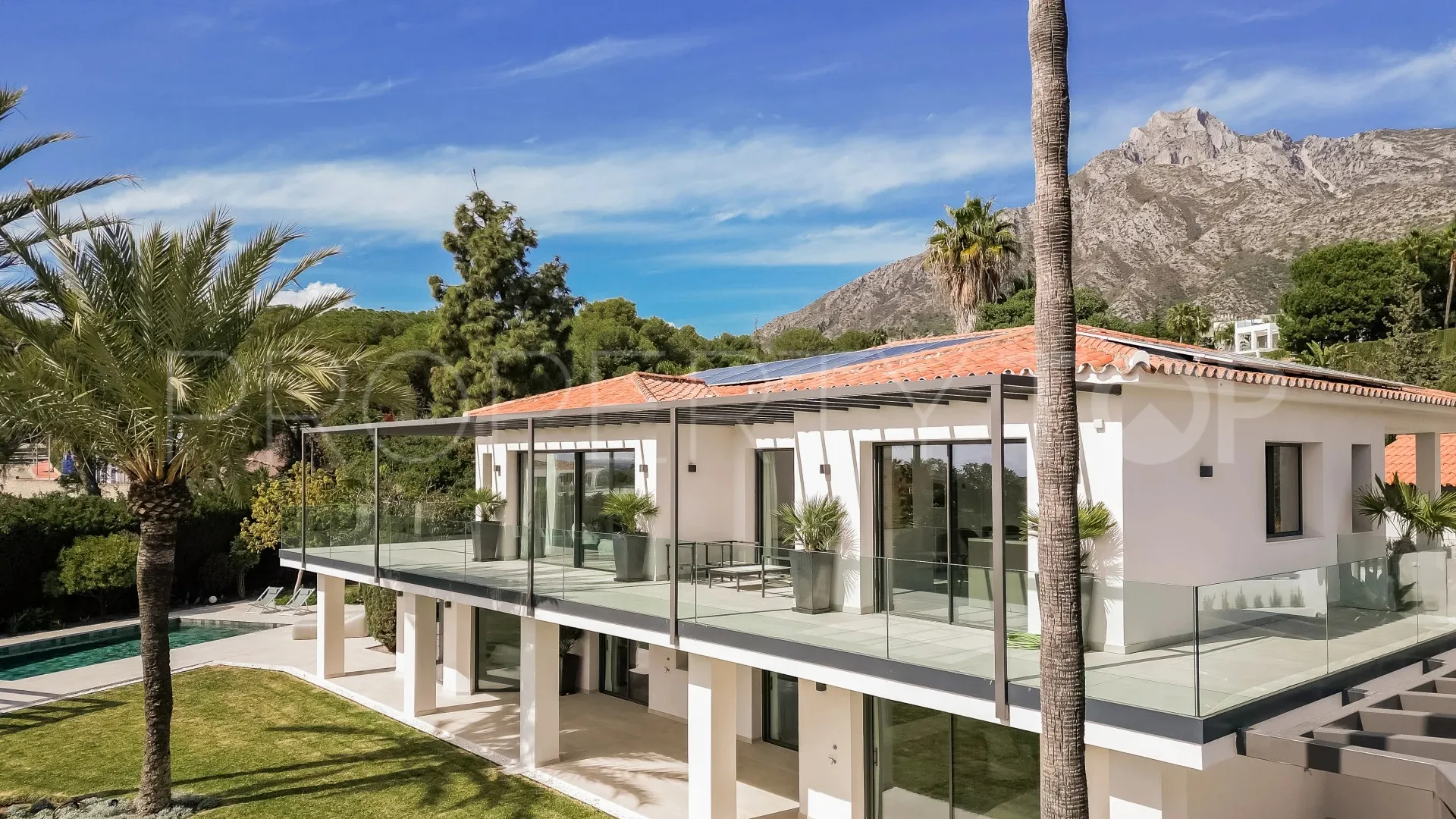 5 bedrooms villa for sale in Nagüeles