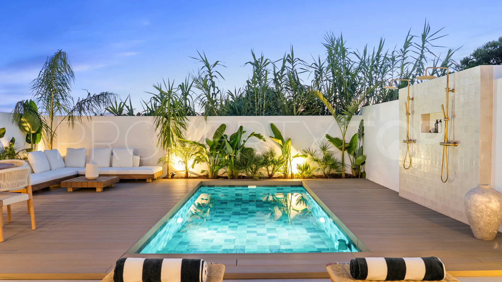 Villa a la venta en Nueva Andalucia