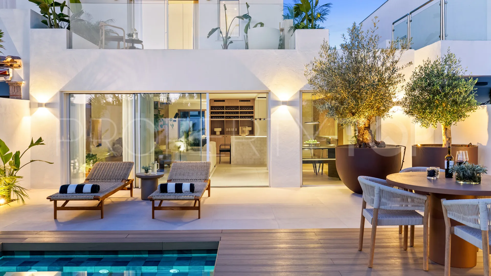 Villa a la venta en Nueva Andalucia