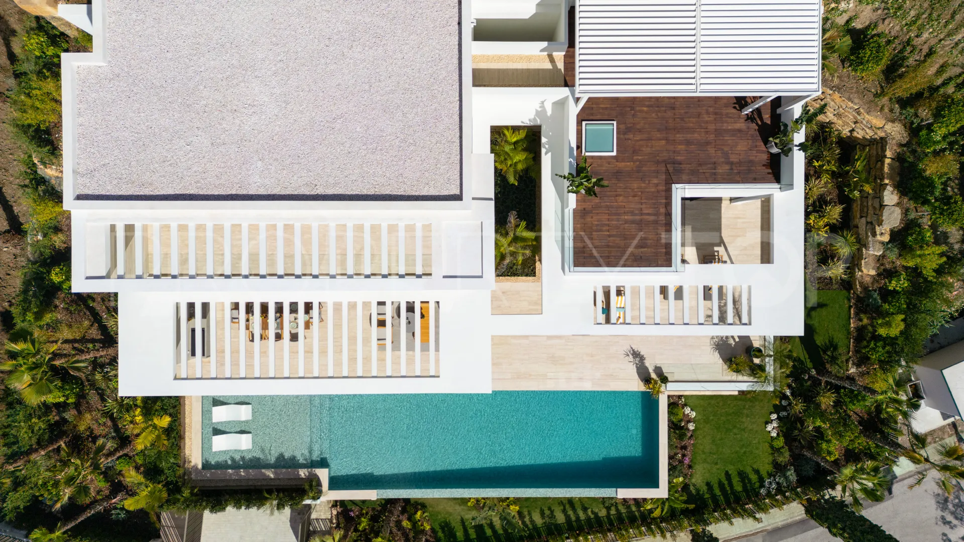 Buy 6 bedrooms villa in Los Flamingos