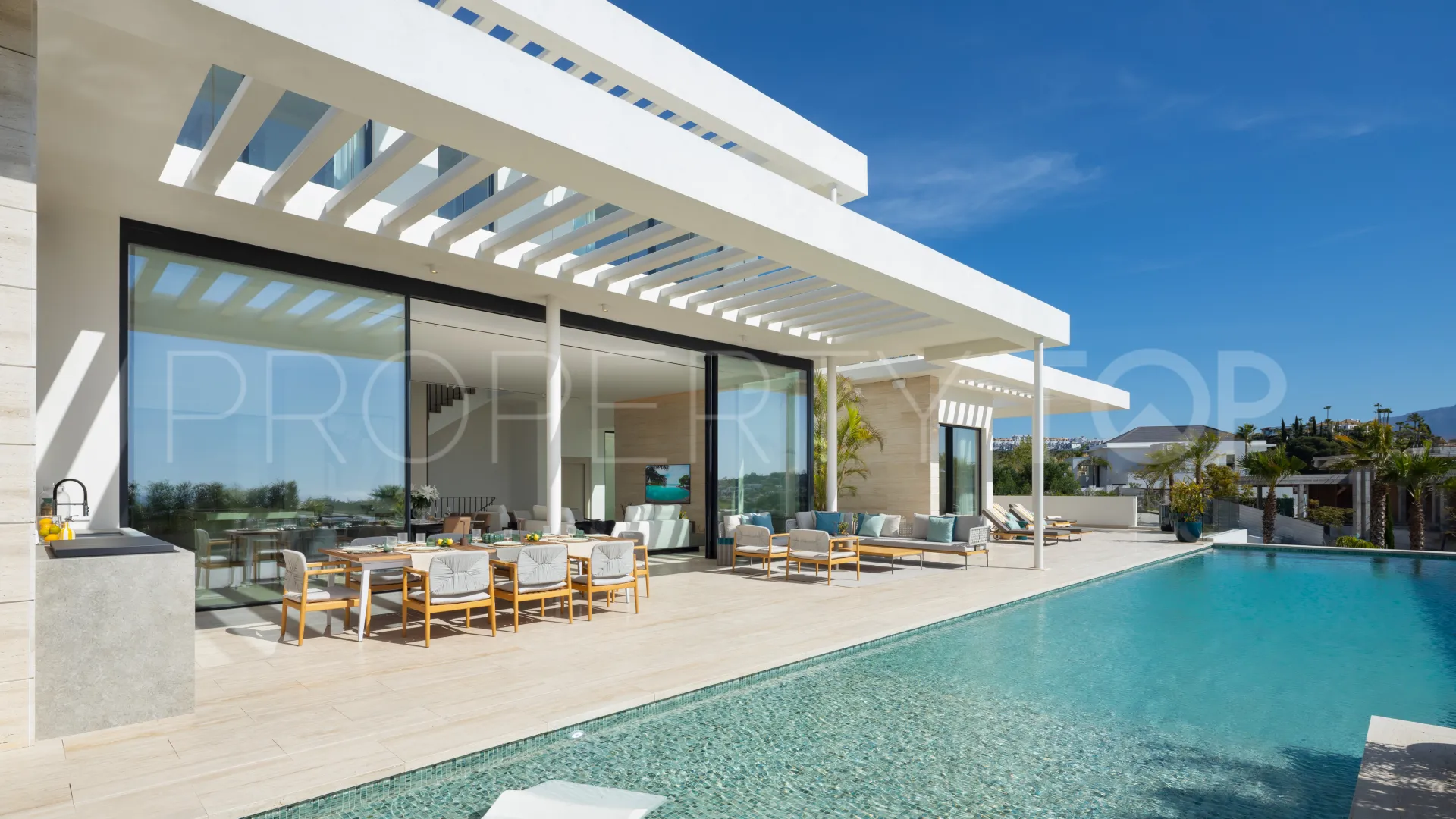 Buy 6 bedrooms villa in Los Flamingos