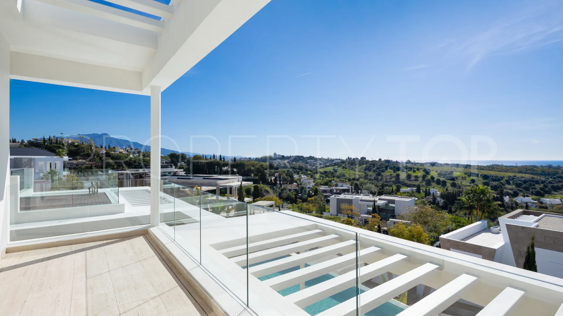 Buy 6 bedrooms villa in Los Flamingos