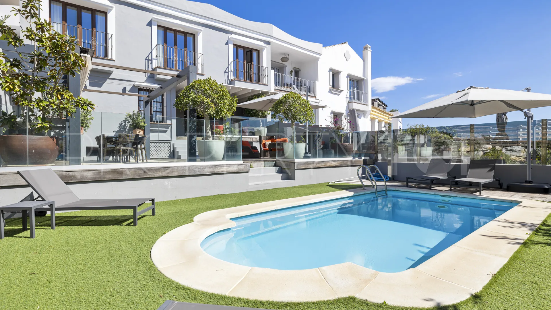 5 bedrooms town house for sale in La Heredia