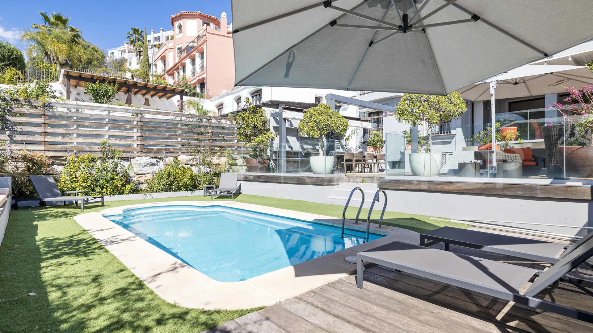5 bedrooms town house for sale in La Heredia