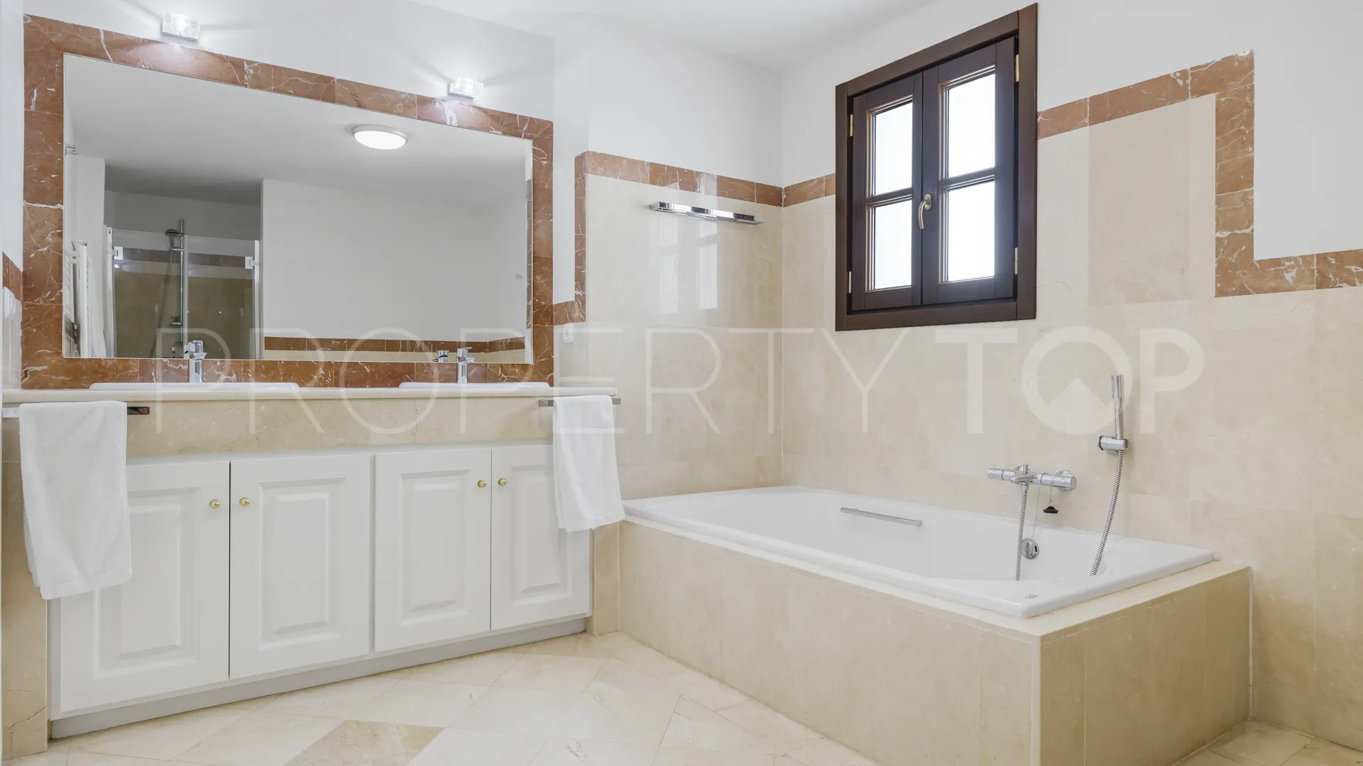 5 bedrooms town house for sale in La Heredia