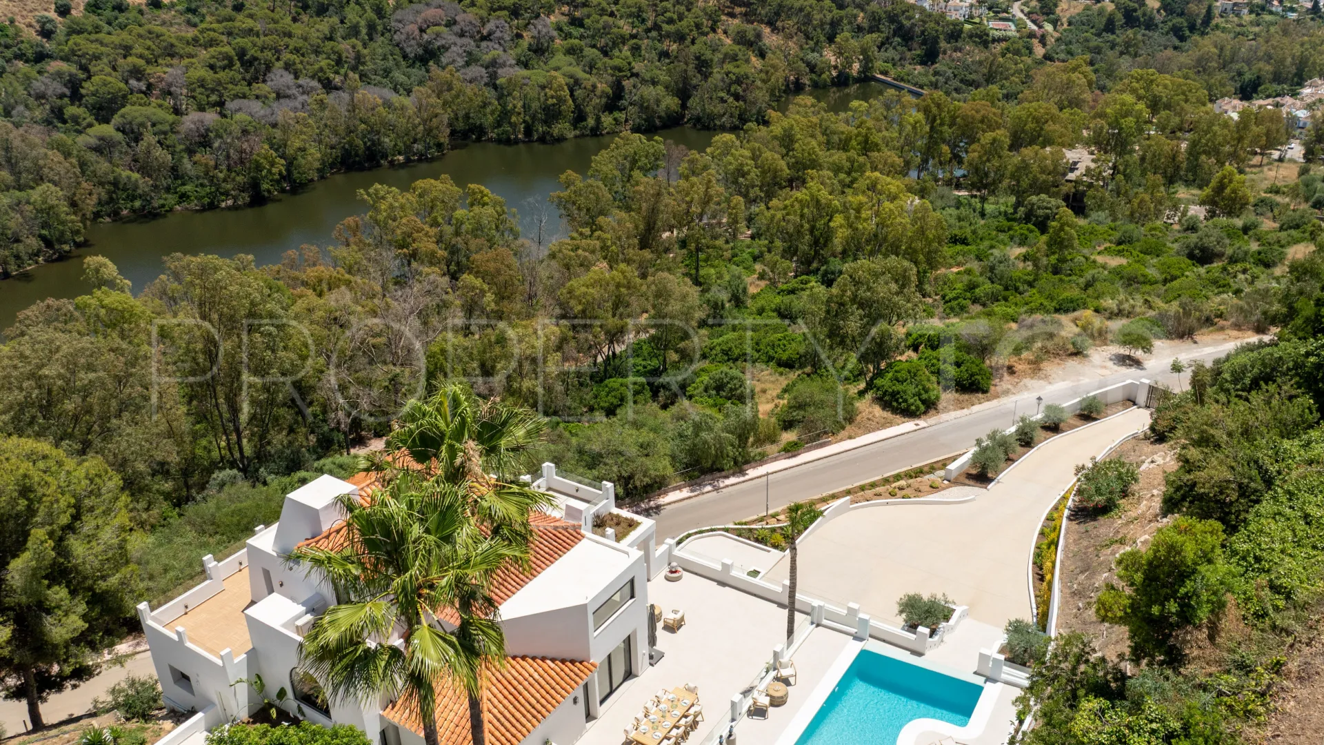 Las Lomas de Nueva Andalucia, villa en venta con 5 dormitorios