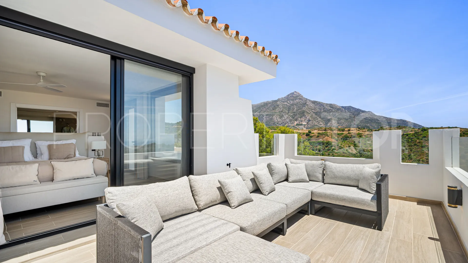 Las Lomas de Nueva Andalucia, villa en venta con 5 dormitorios