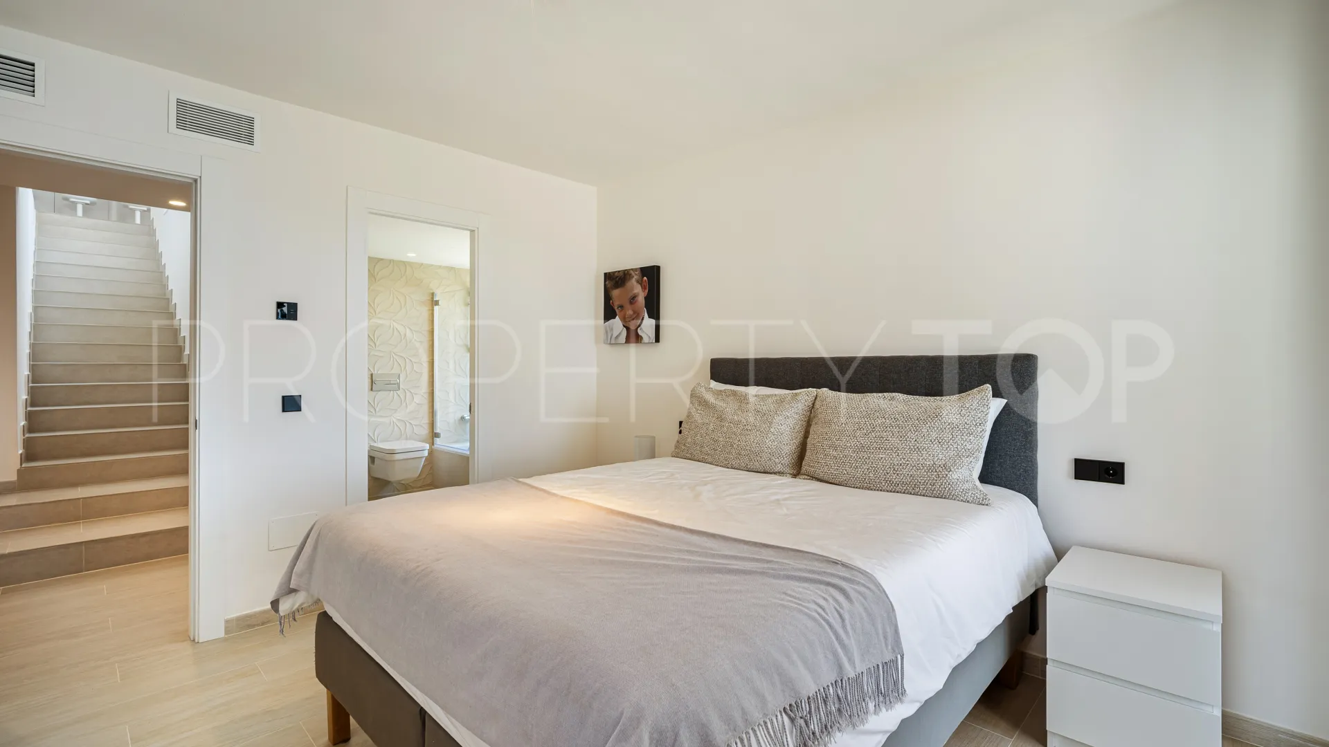 Las Lomas de Nueva Andalucia, villa en venta con 5 dormitorios