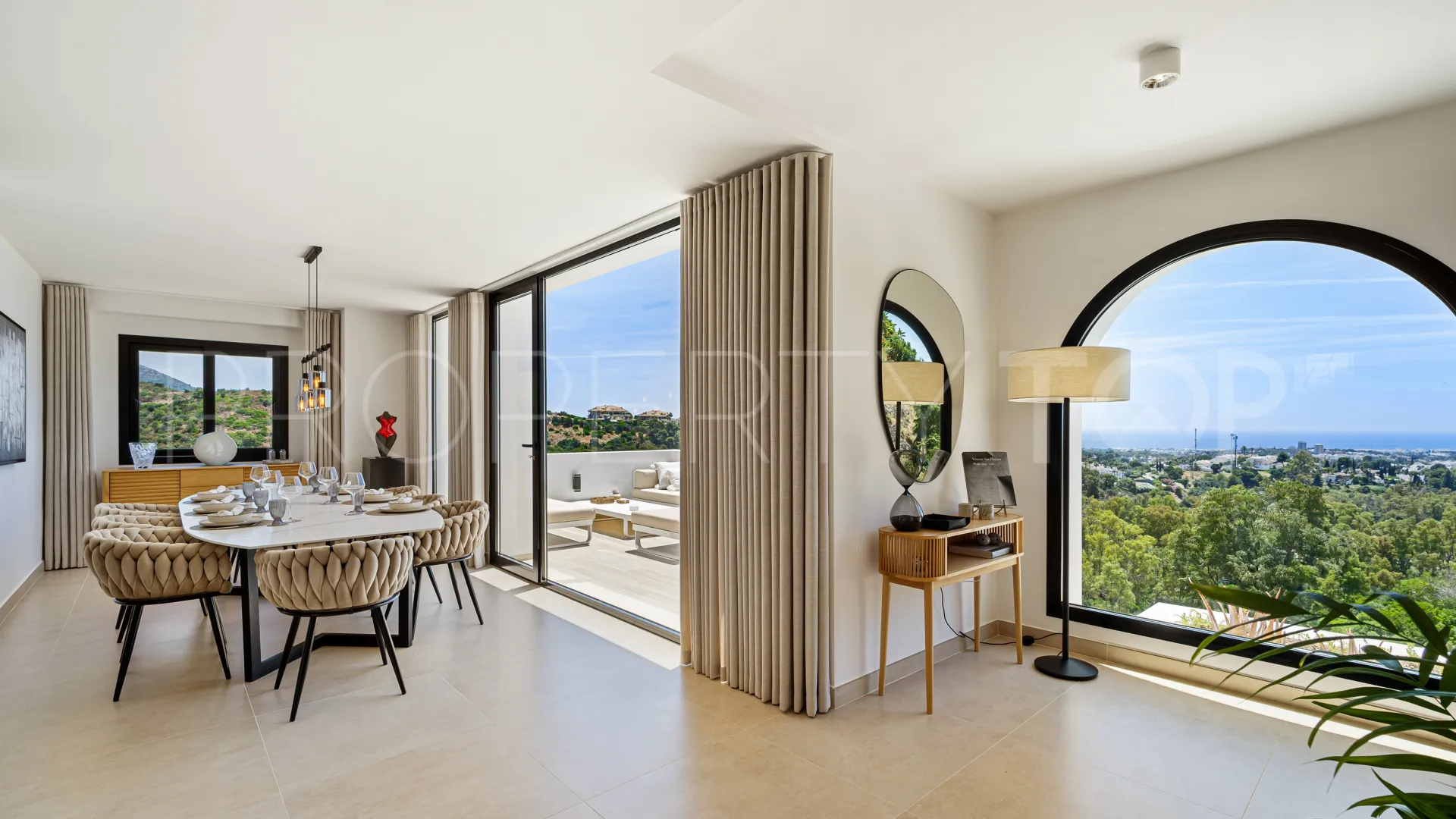 Las Lomas de Nueva Andalucia, villa en venta con 5 dormitorios
