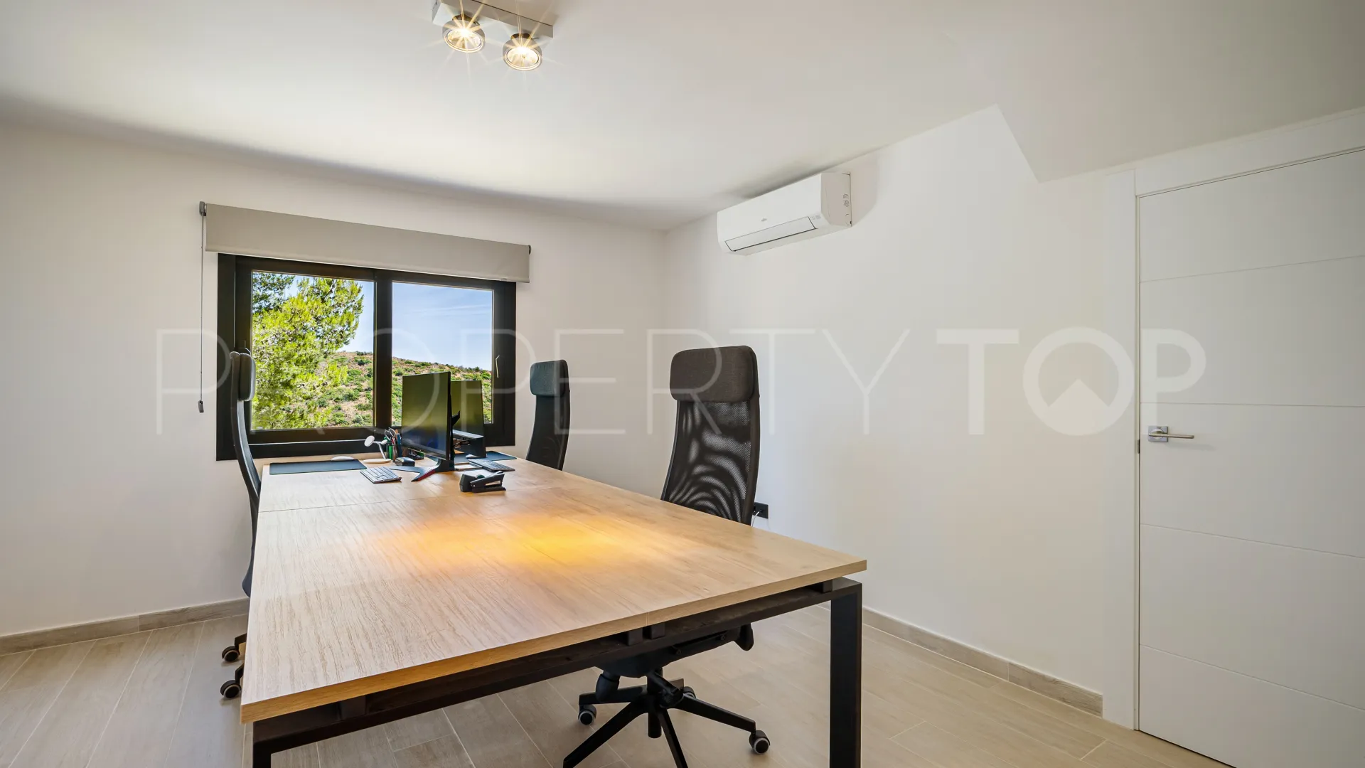 Las Lomas de Nueva Andalucia, villa en venta con 5 dormitorios