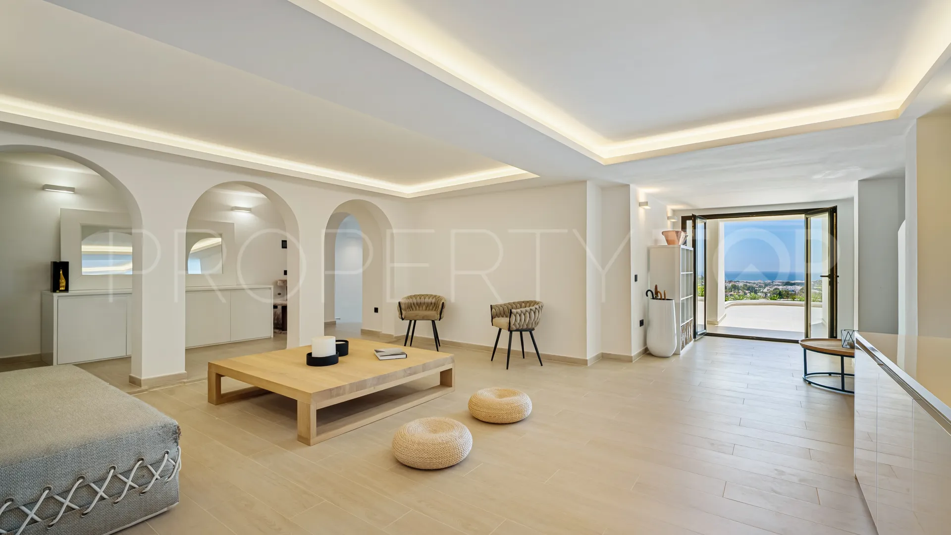 Las Lomas de Nueva Andalucia, villa en venta con 5 dormitorios