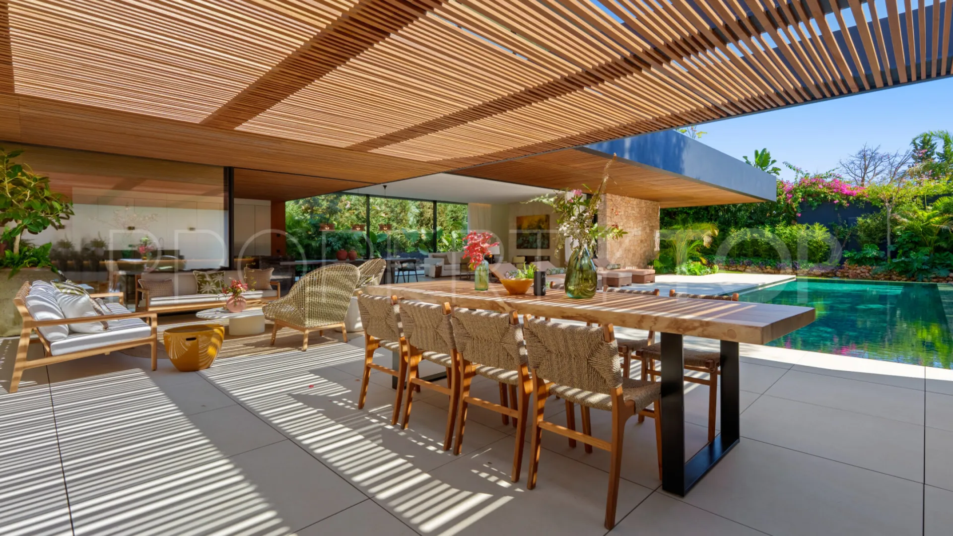 For sale villa in Nueva Andalucia with 6 bedrooms